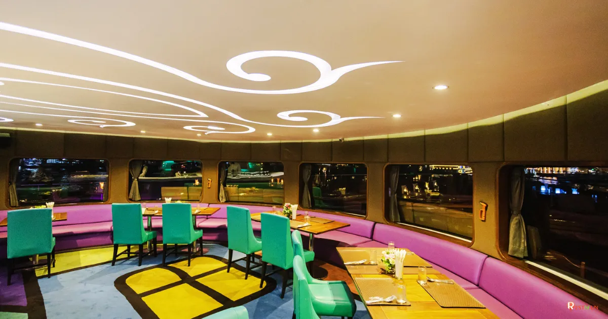 ที่นั่งโซนห้องแอร์ของเรือบุฟเฟต์วันเดอร์ฟูลเพิร์ล สวยงามมาก